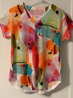 Jess & Jane Livia  V-Neck dolman cap sleeve top size small abstract watercolor